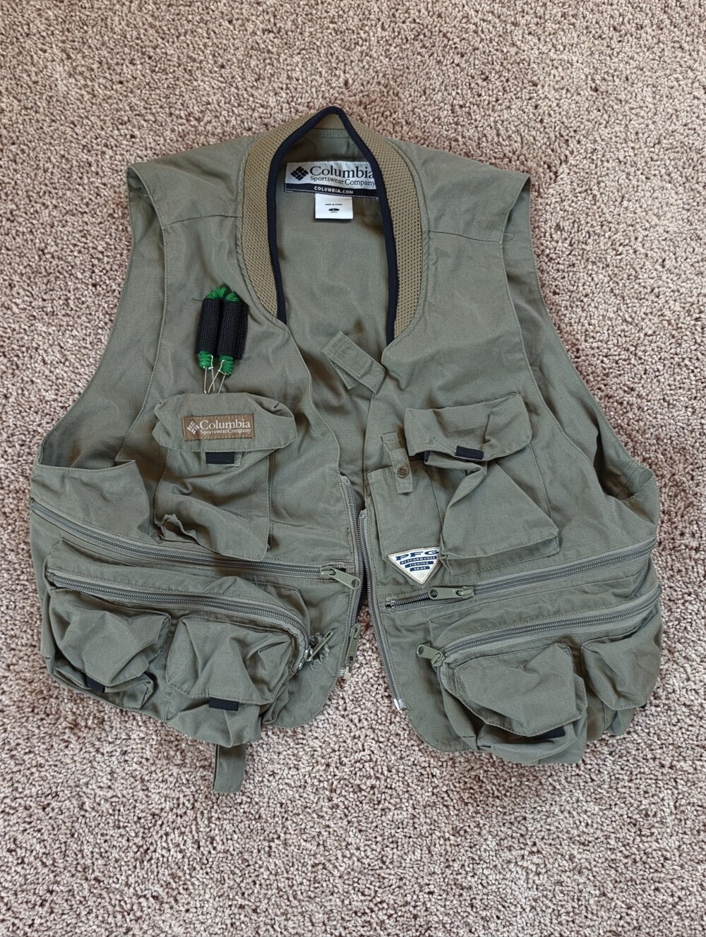 Columbia Olive Utility Vest with Multiple Pockets Large